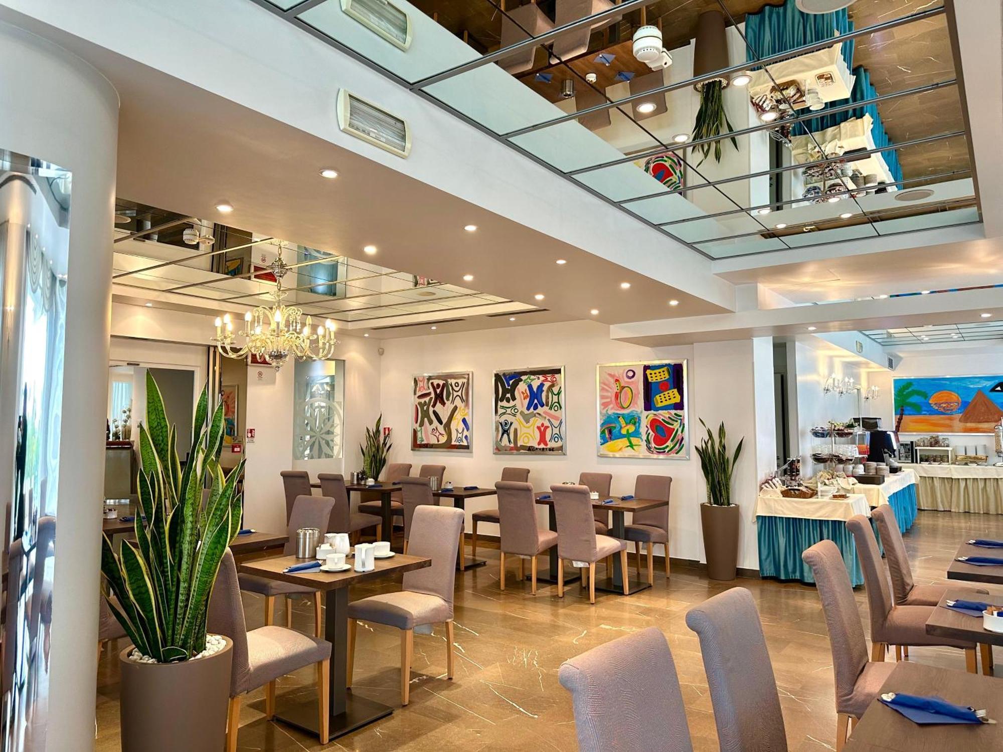 Club House Hotel Rimini Bagian luar foto